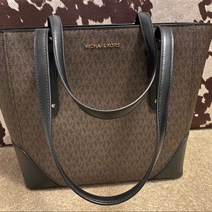 MICHAEL KORS HANDBAG 👜 ✨LIKE NEW!